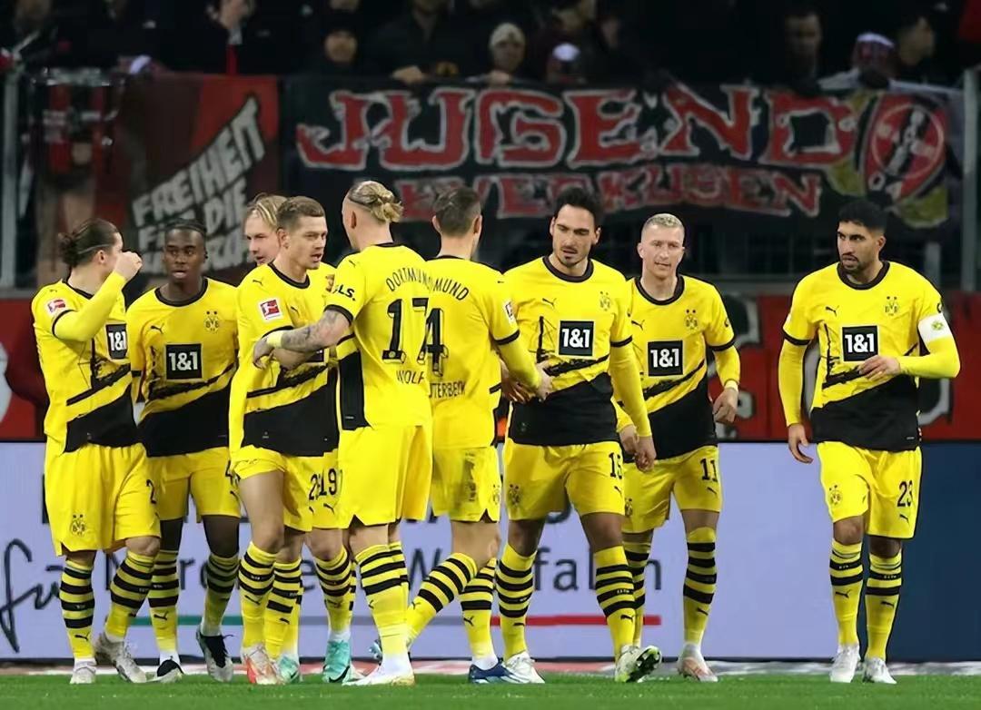 多特蒙德大获全胜，战胜莱比锡