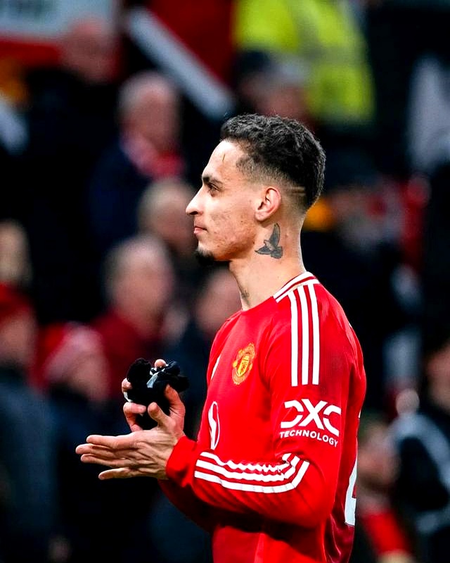 开云sport-贝蒂斯中后场传球精准，切换战术频频得手