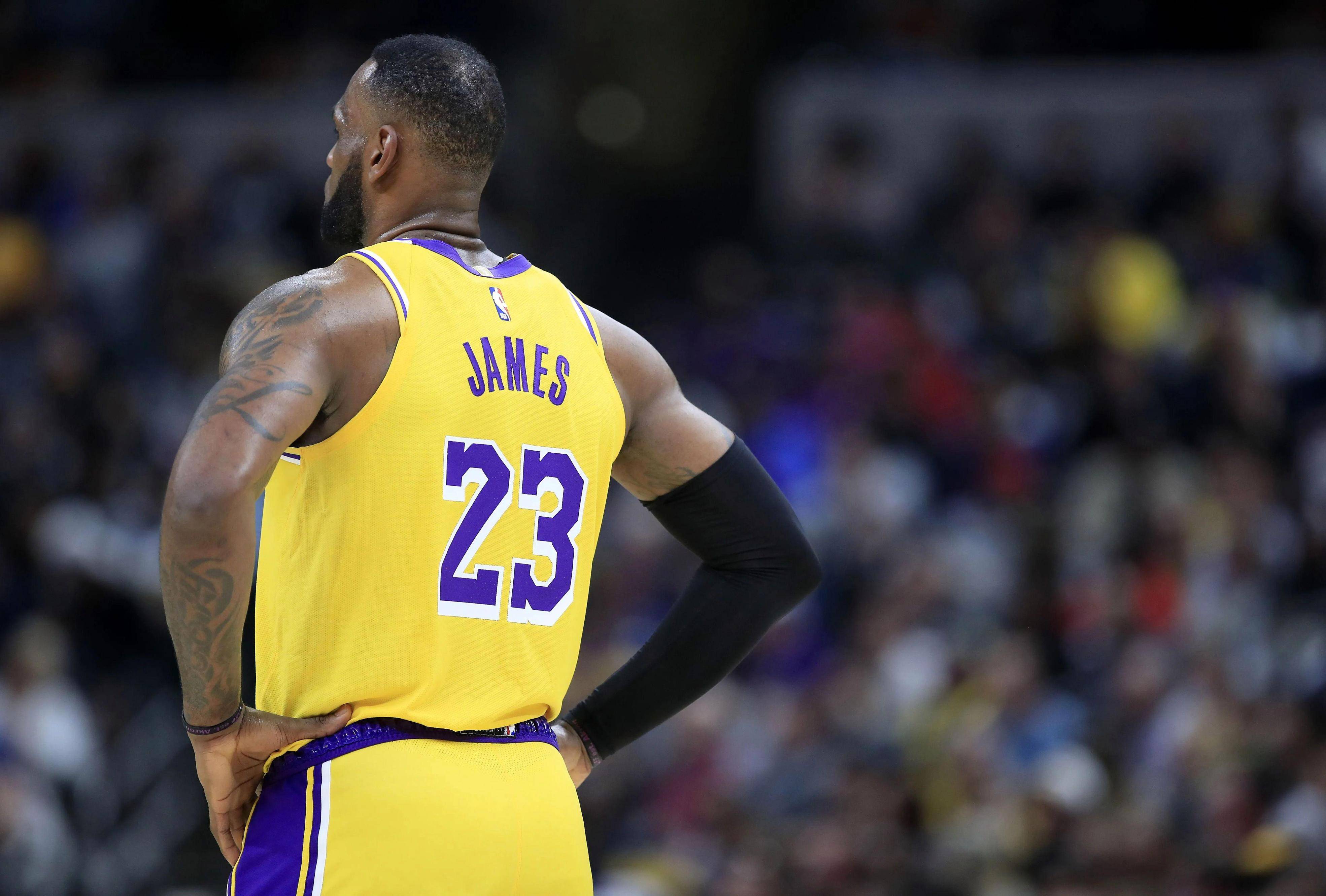 开云体育官网-湖人大胜魔术，取得四连胜，实力超群！