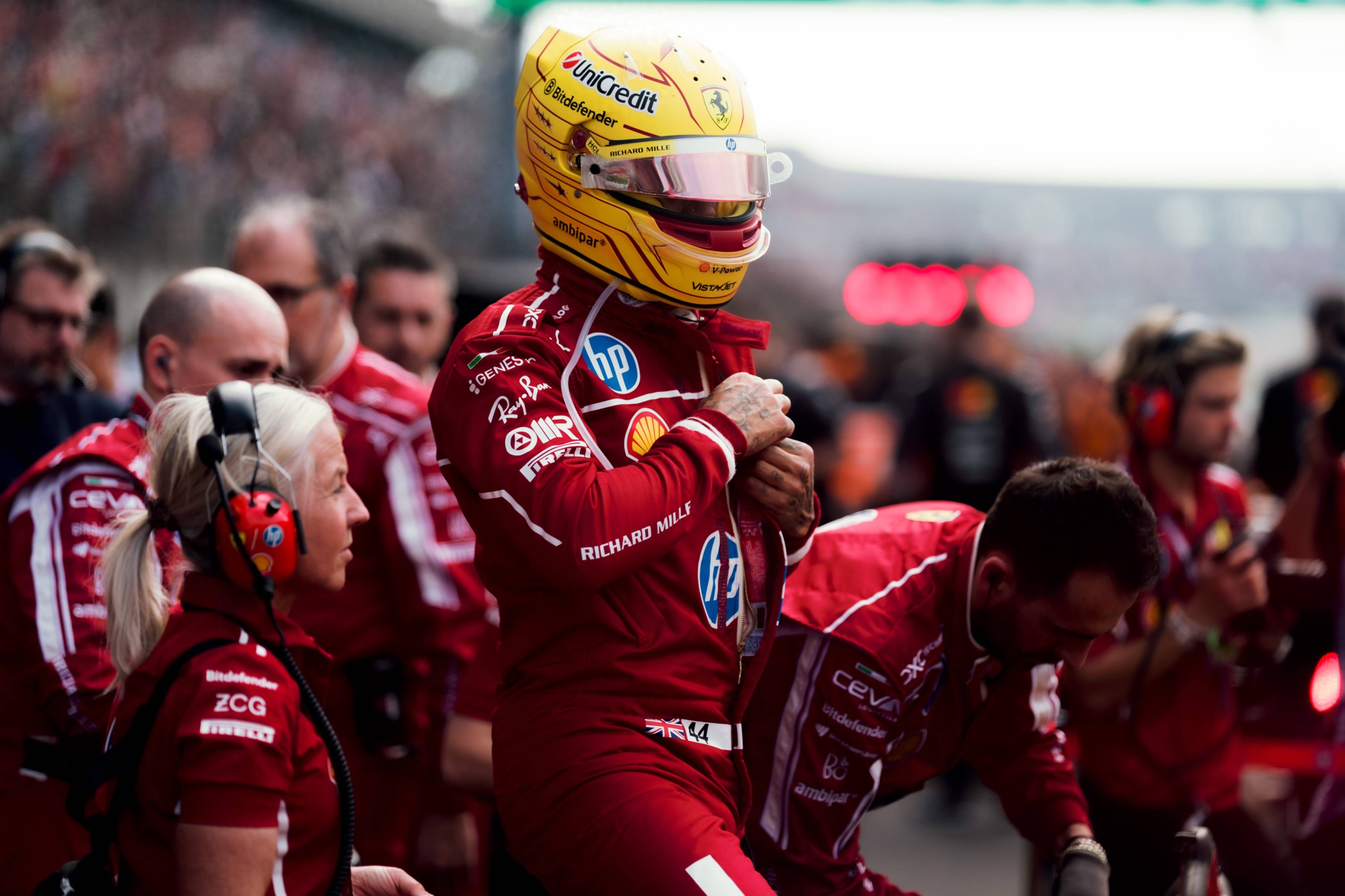 包含法拉利横扫红牛车队,勒克莱尔统治全场的词条 包含法拉利横扫红牛车队,勒克莱尔统治全场的词条