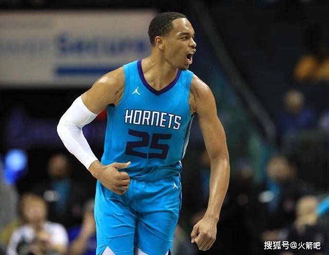 黄蜂球员接受手术治疗,伤情成焦点 黄蜂球员接受手术治疗,伤情成焦点