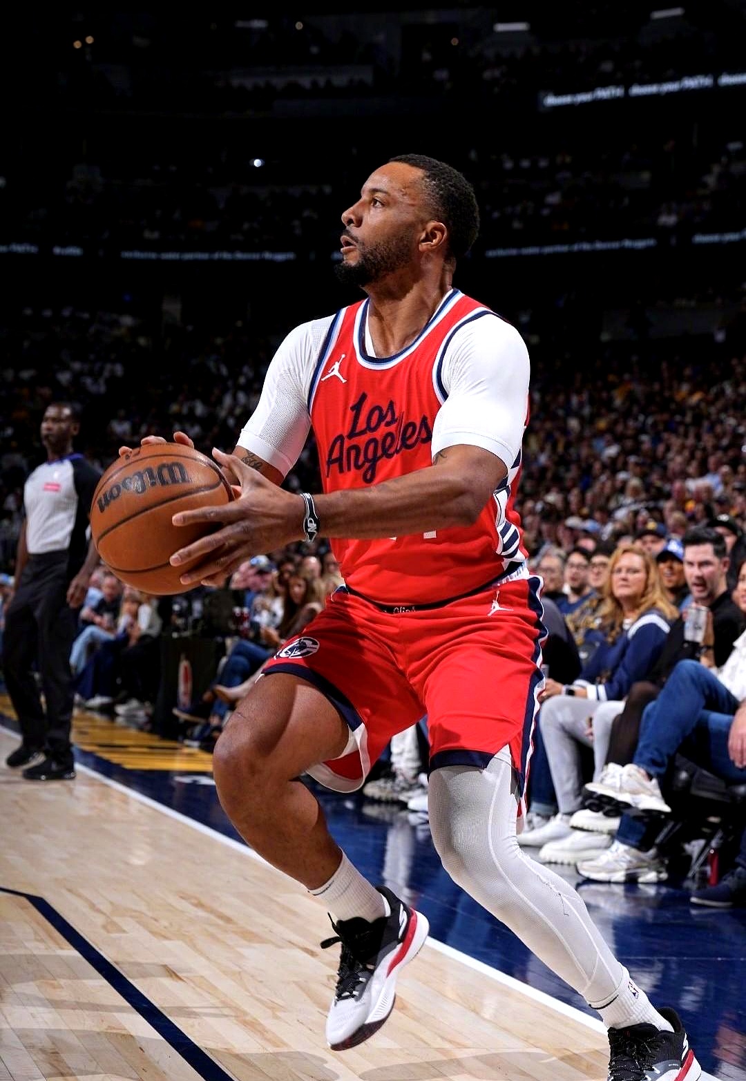 开云体育在线-快船主帅突然辞职,球队未来前景蒙上一层阴影