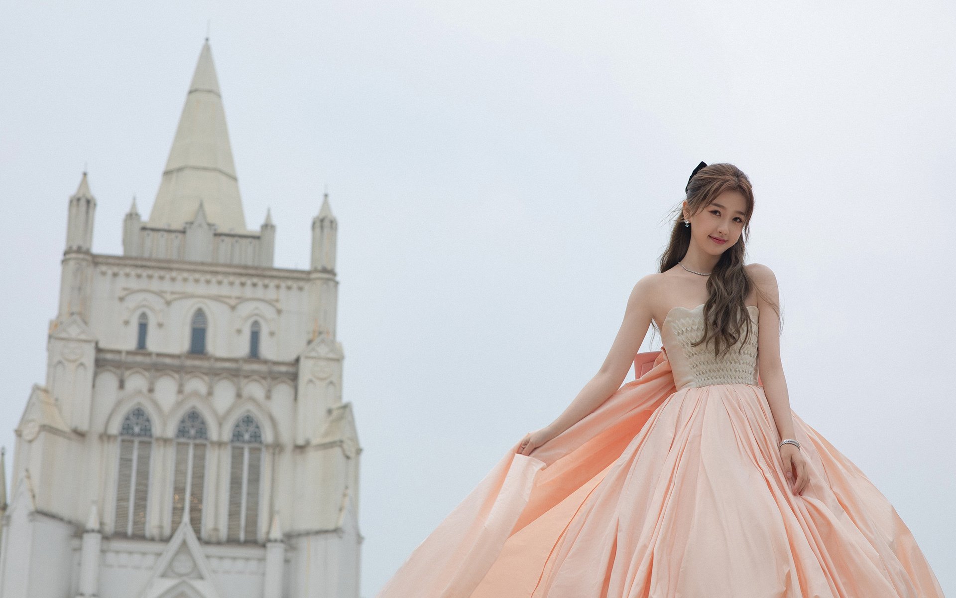 击溃与接管，多特蒙德热身赛大胜加拿大，克瓦拉茨赫利亚世界杯正赛主宰战场