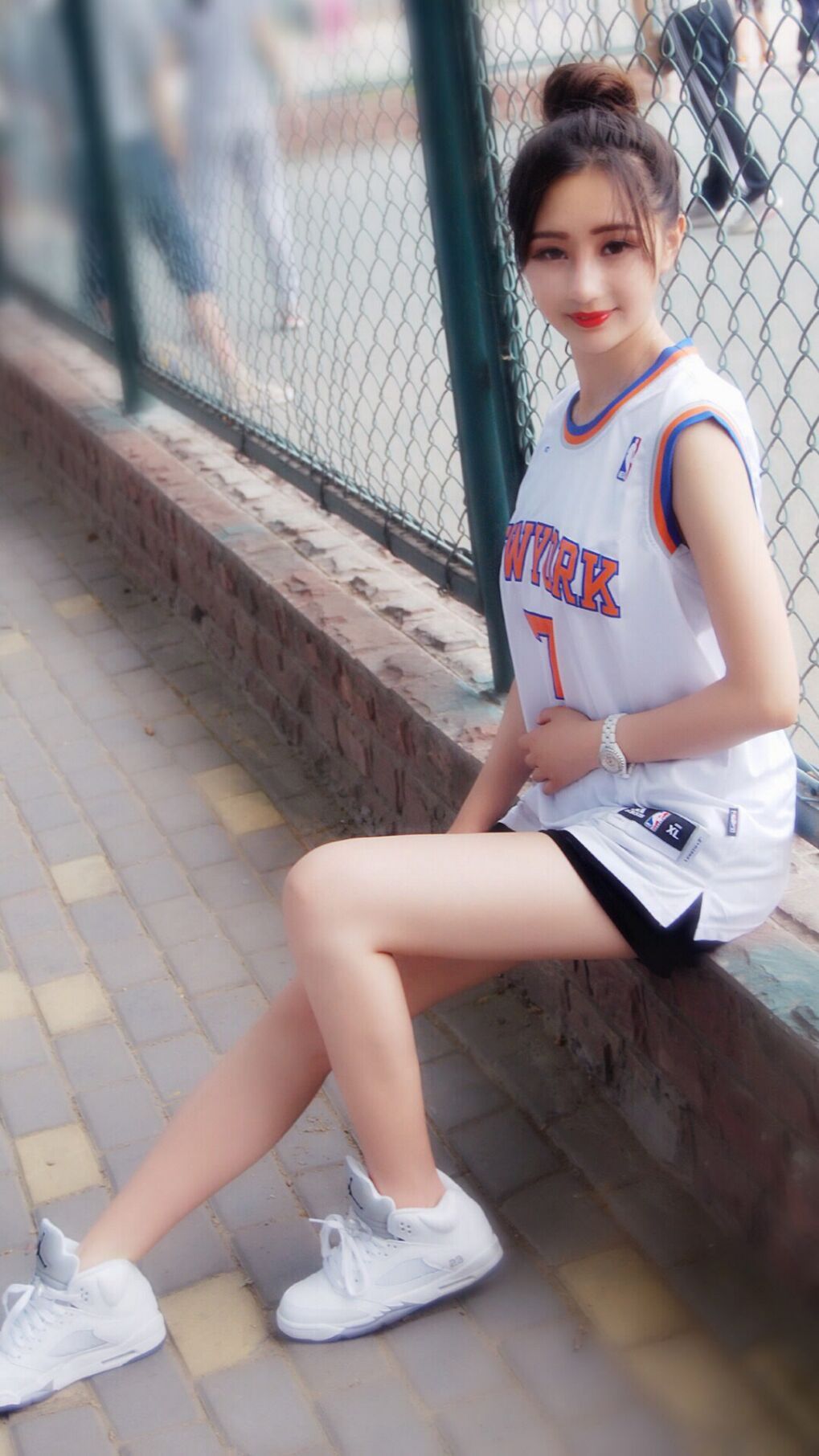 新赛季双重奏，F1揭幕战风驰电掣，冰岛足球火力全开压制克罗地亚