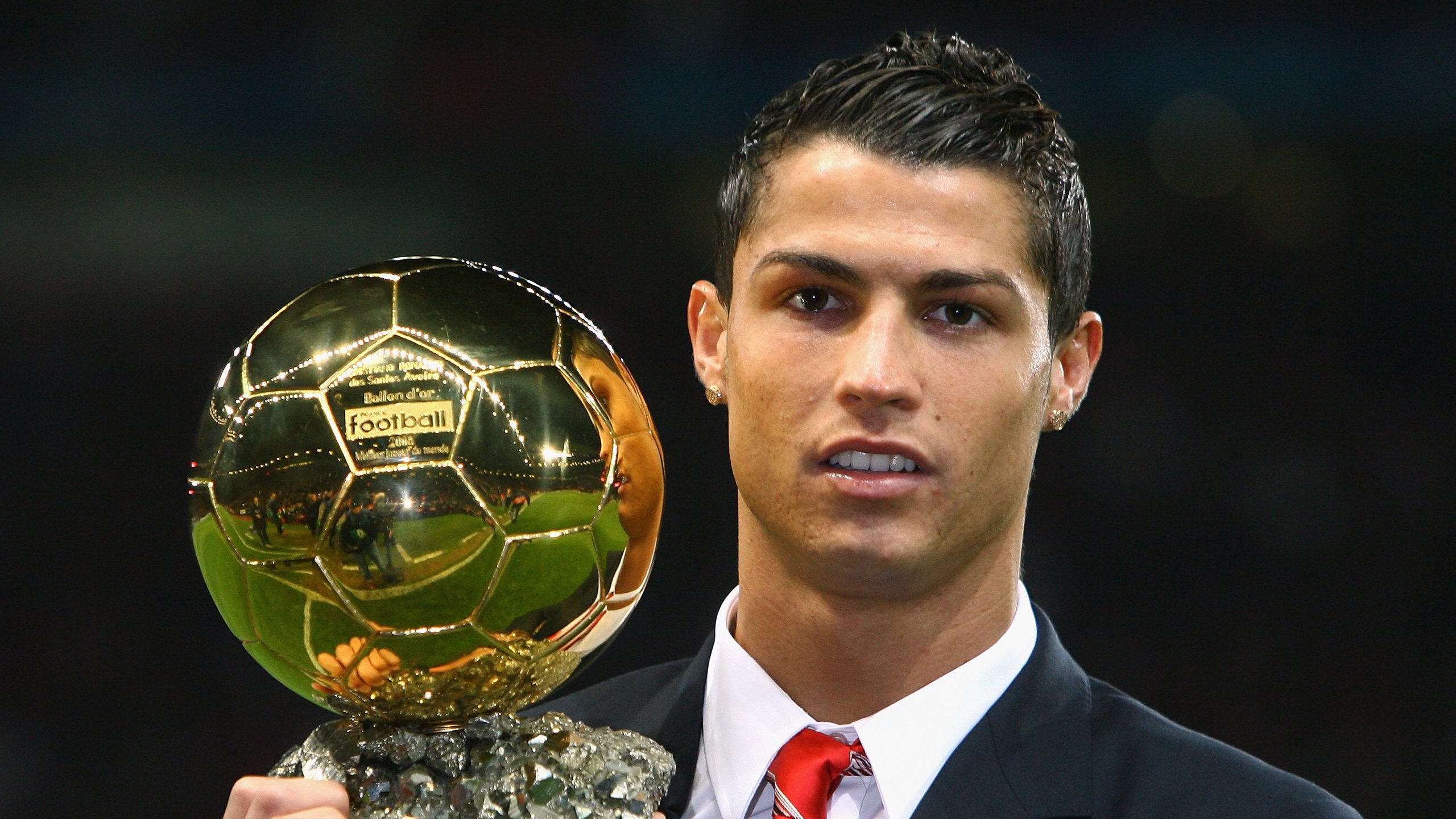 开云官网-绿洲雄狮对决蓝桥铁卫,当卡瓦哈尔筑起叹息之墙