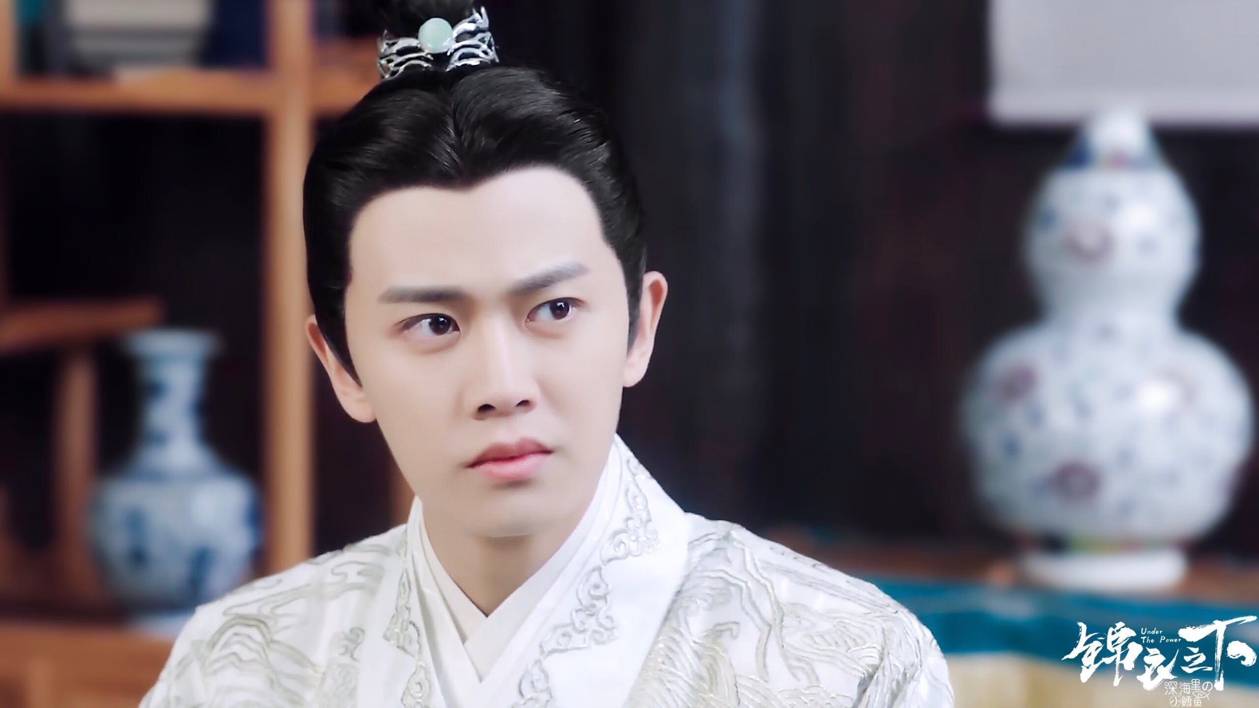 东西双城记，德甲争冠白热化与上海男篮的横扫之夜—体育世界里的荣耀追逐